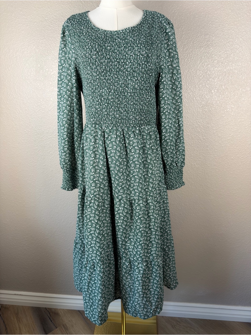NWT Boho Smocked Long-Sleeve Midi Dress in Sage Green Floral, XL